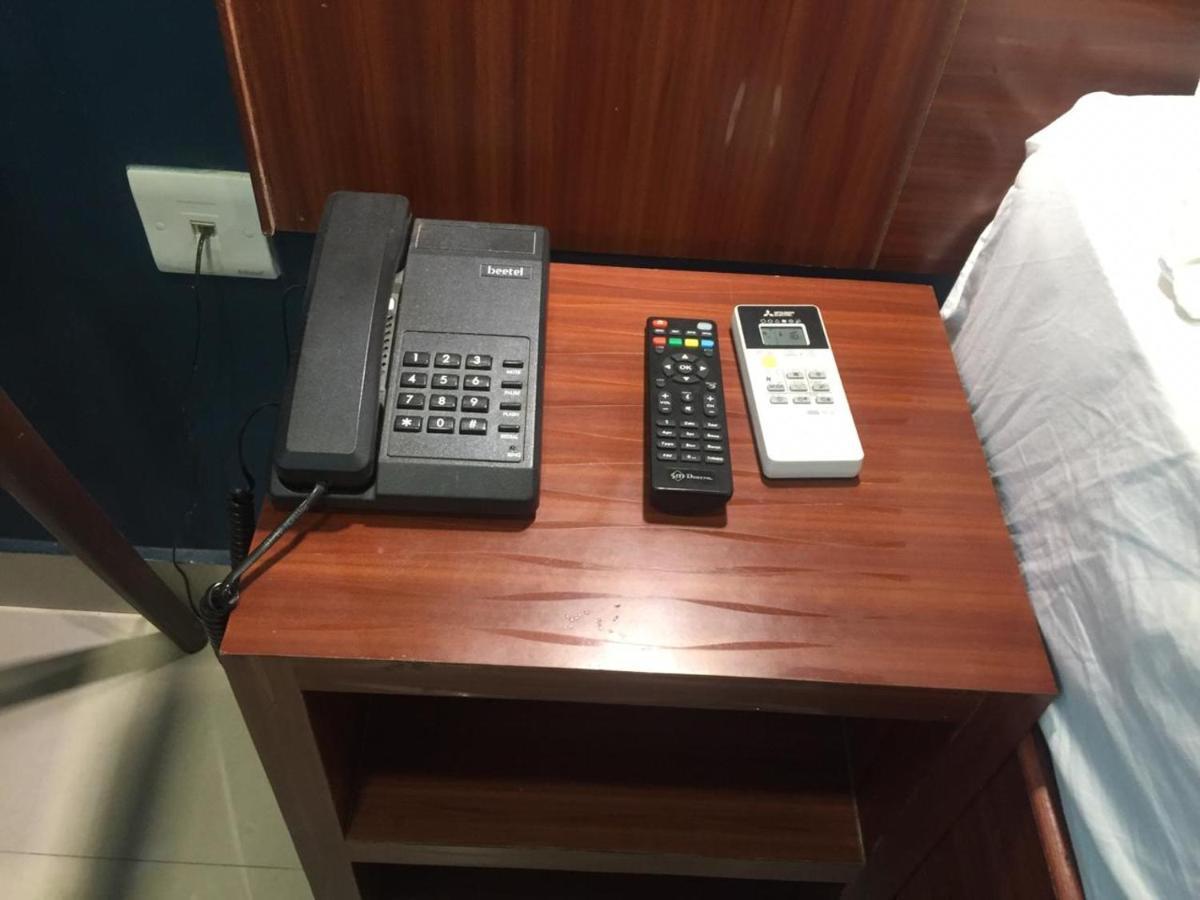 Mirage Residency Hotel Kochi Bagian luar foto